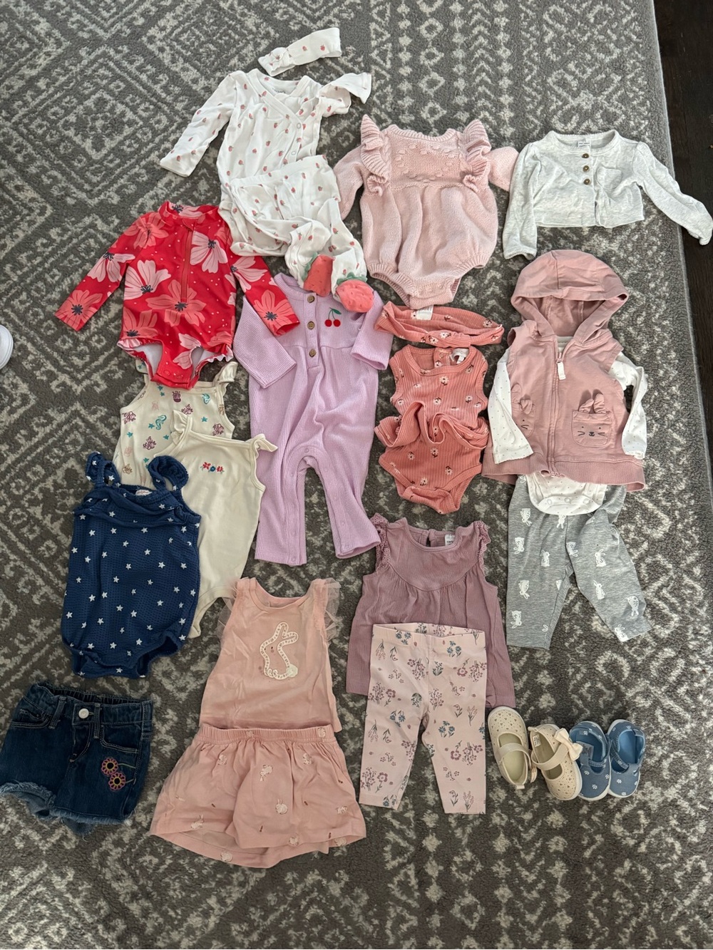 22 piece baby clothing bundle size 6 months